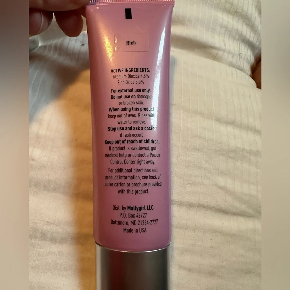 Face Defender‎ BB cream foundation- shade Rich BROAD SPECTRUM SPF 15